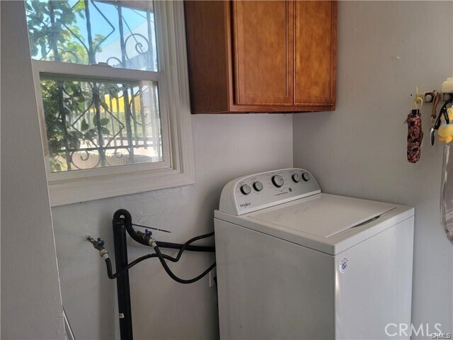 Building Photo - 10202 S Doty Ave