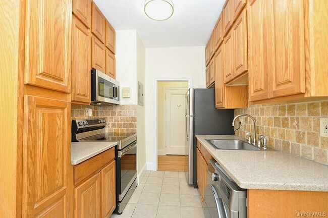 Building Photo - 120 Stonelea Pl