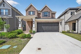 Building Photo - 624 Treaty Oak Dr