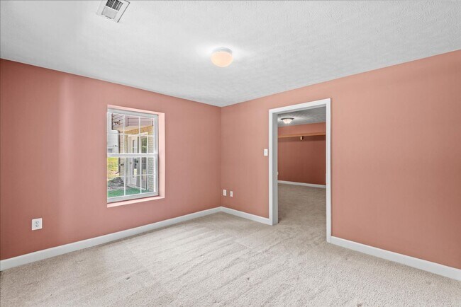 Building Photo - CLOSE TO I-95 & QUANTICO!