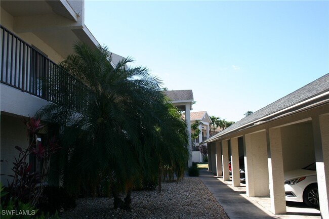 Building Photo - 15160 Riverbend Blvd