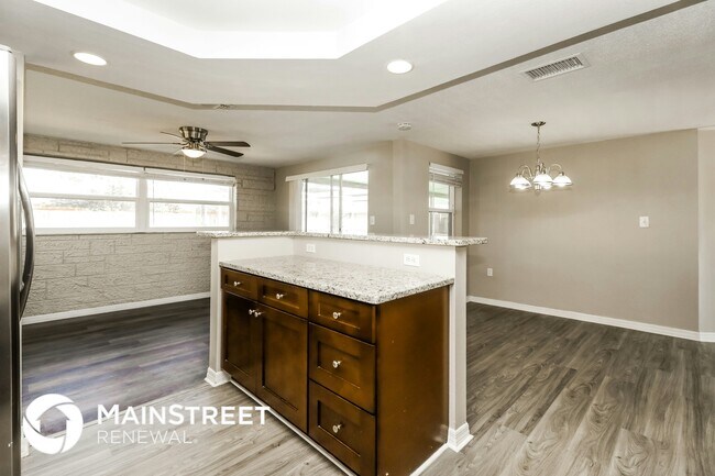Building Photo - 7025 Rockwood Dr