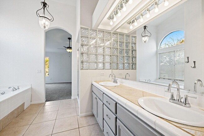 Building Photo - 44260 Villeta Dr