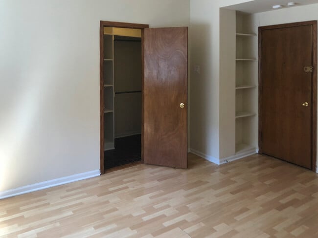 Building Photo - 1430 N Dearborn St