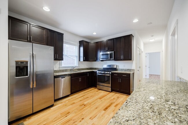 Building Photo - 408 N Robinson St