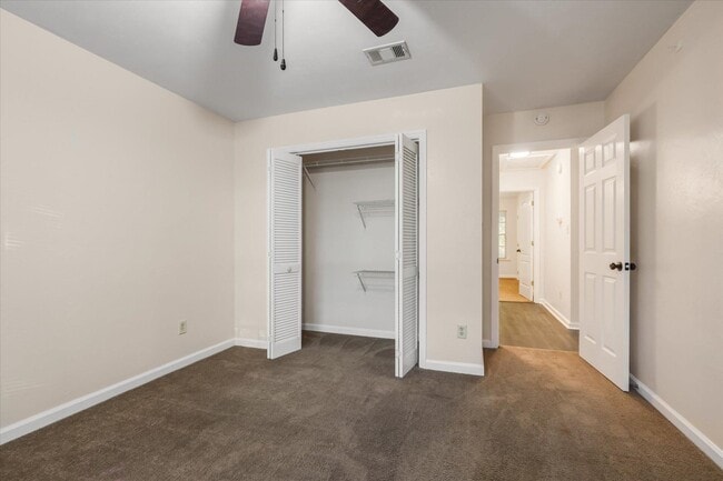 Building Photo - 1901 Gina Dr