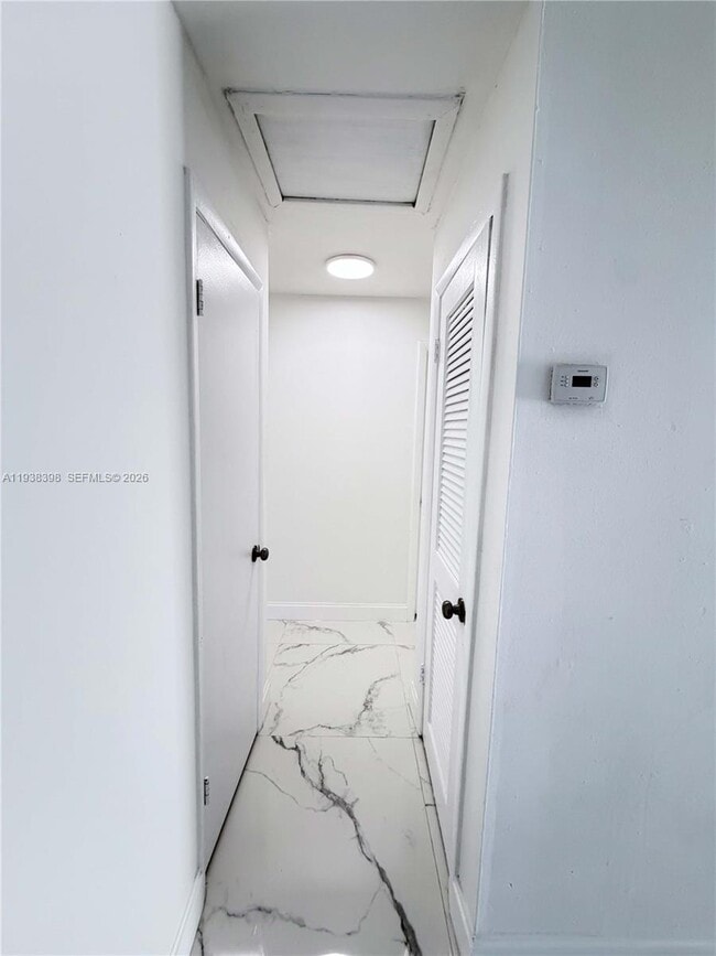 Building Photo - 133 SE 2nd Ave