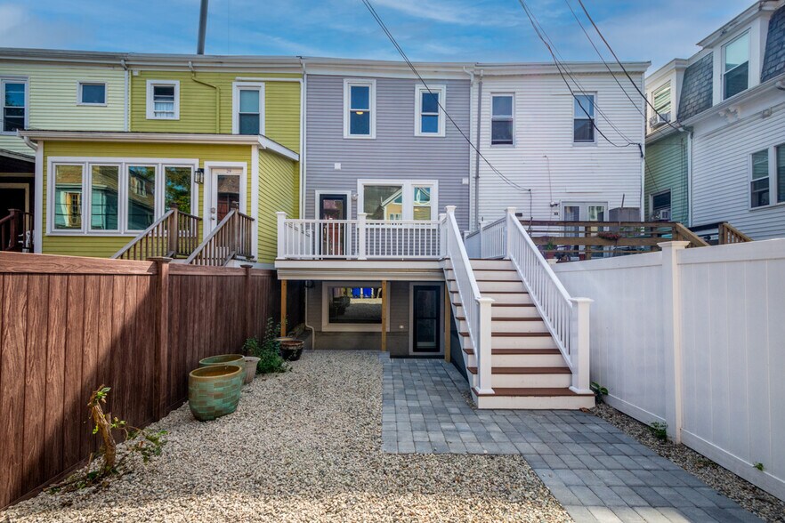 Primary Photo - 31 School St