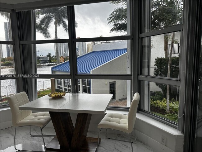 Building Photo - 19195 NE 36th Pl