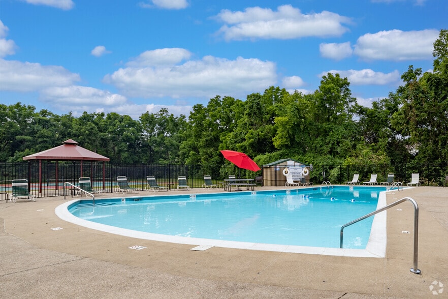 Primary Photo - Countrybrook Apartments