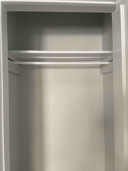 Building Photo - 1205 E 4th St