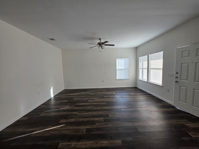 Building Photo - 4/2/2-Ready for Move In