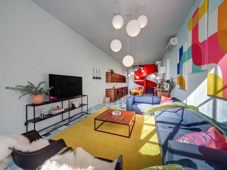 Building Photo - 290 Bleecker St