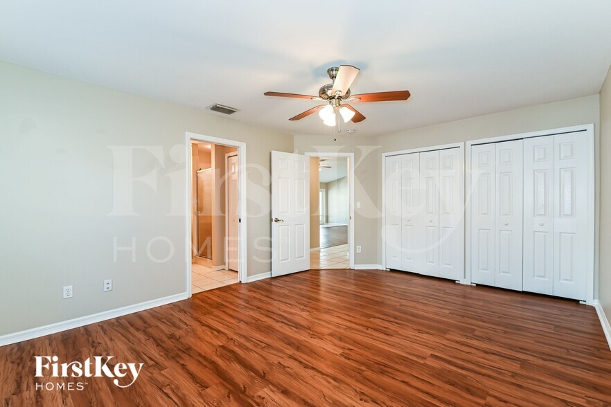 Building Photo - 1116 SW 47th St