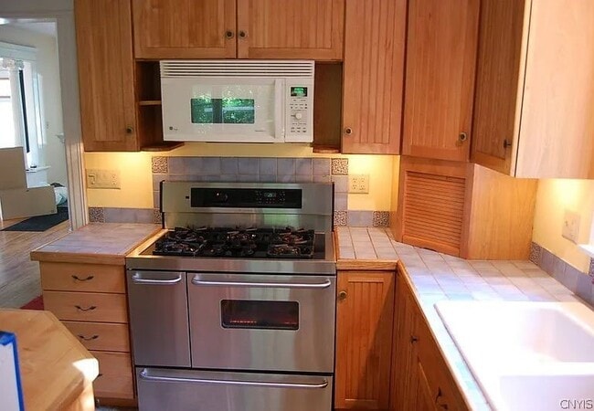 Building Photo - 312 Allen St