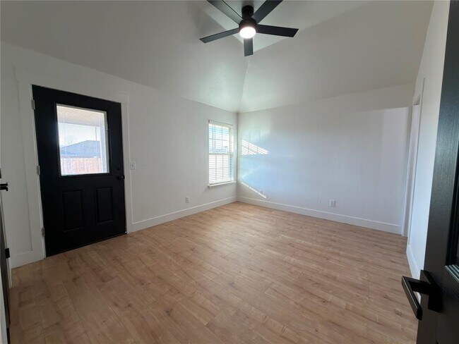 Building Photo - 5705 Marblewood Dr