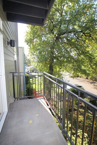 Building Photo - 8417 SW 24th Ave