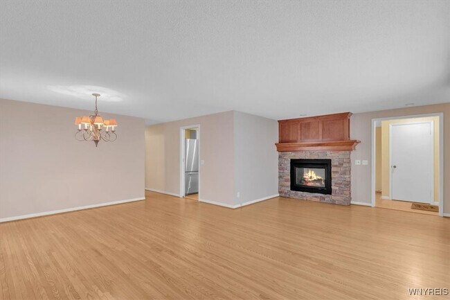 Building Photo - 116 Segsbury Rd