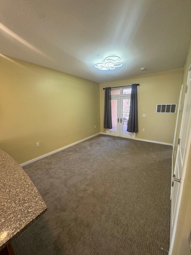 Building Photo - 2150 S Main St