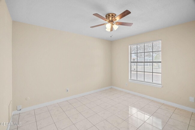 Building Photo - 5640 Van Horn Dr