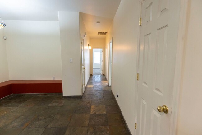 Building Photo - 1635 Spruce Ave