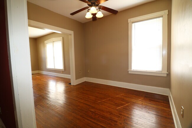 Building Photo - 1319 E 12th St