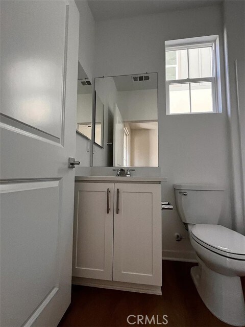 Building Photo - 2557 E Lincoln Paseo