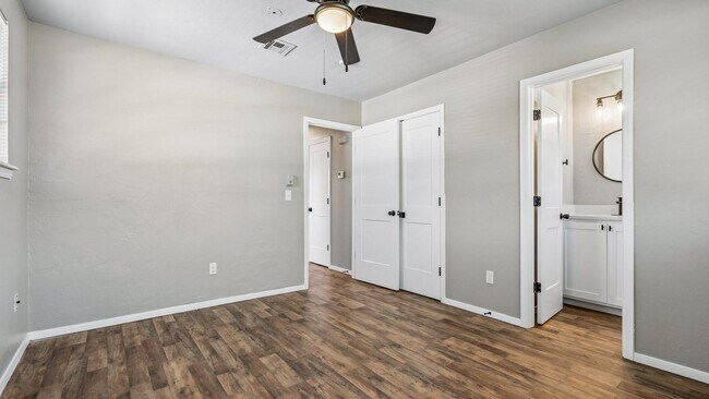 Building Photo - Charming 3 Bedroom Home +BONUS Room with Spacious Backyard