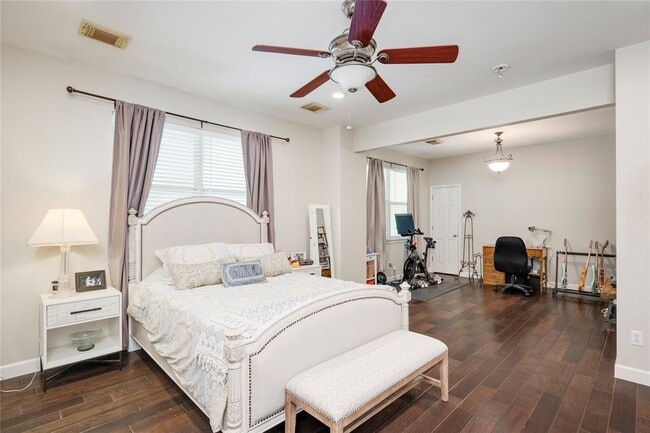 Building Photo - 2729 Kinney Oaks Ct