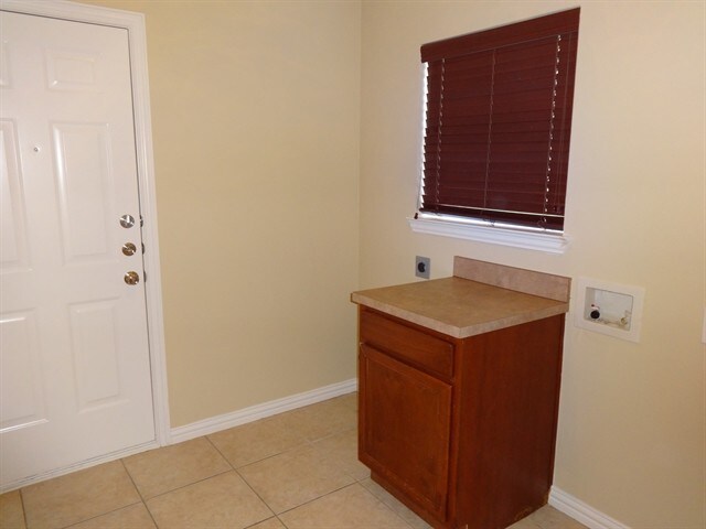 Building Photo - 408 Channel View Ct