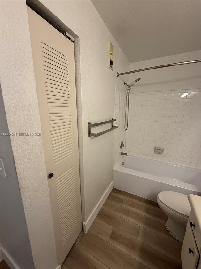 Building Photo - 3350 Pinewalk Dr N