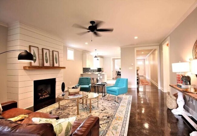 Building Photo - 5005 Wilburn Ave