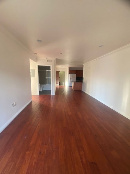 Building Photo - 332 S Virgil Ave