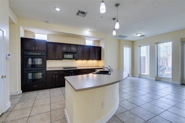 Building Photo - 228 Frapuccino Ave