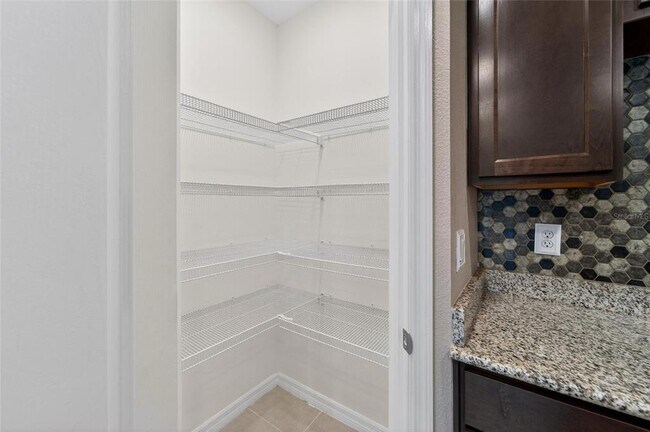 Building Photo - 3842 Hampstead Ln