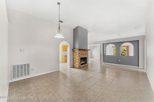 Building Photo - 2390 Savannah Blvd