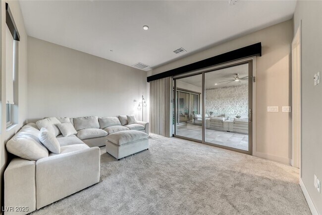 Building Photo - 375 Portus Delphini Ct