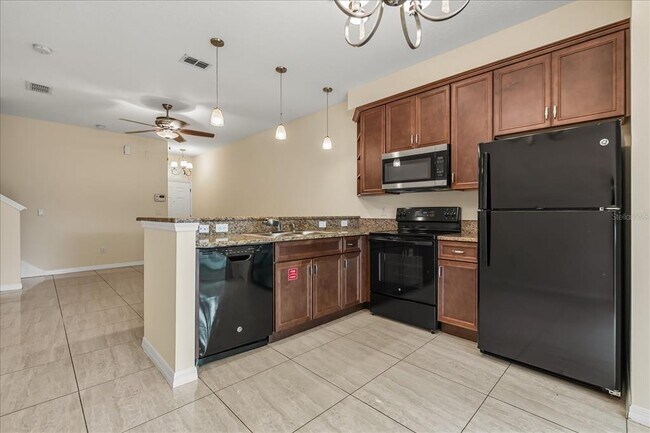 Building Photo - 2018 Royal Vista Ct