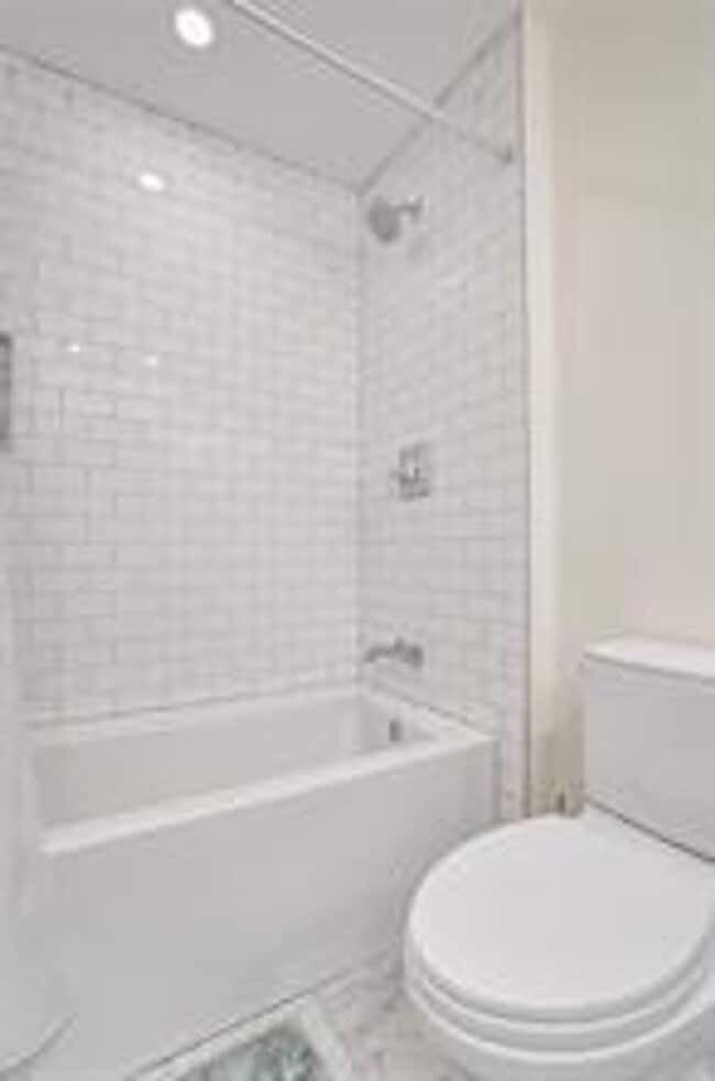 Building Photo - 1962 NE 7th St