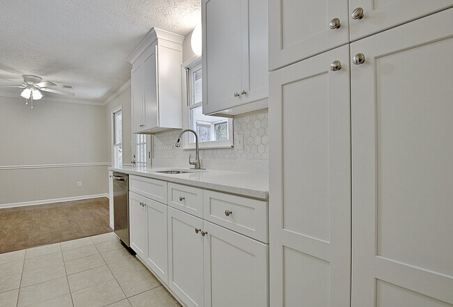 Building Photo - 20 Homeport Dr