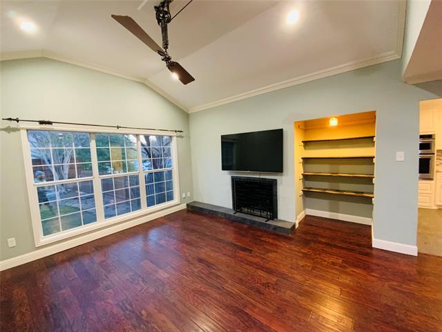 Building Photo - 4902 W Mockingbird Ln