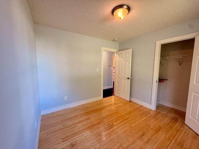 Building Photo - 1000 Meadowgreen Dr
