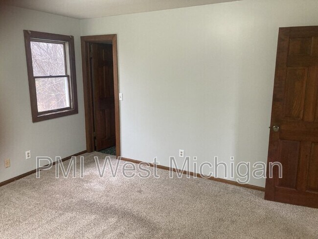 Building Photo - 1275 104th St SW