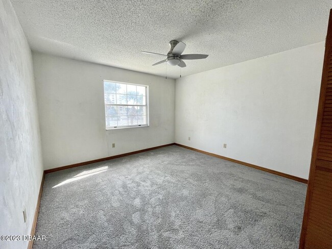 Building Photo - 200 Florida Shores Blvd