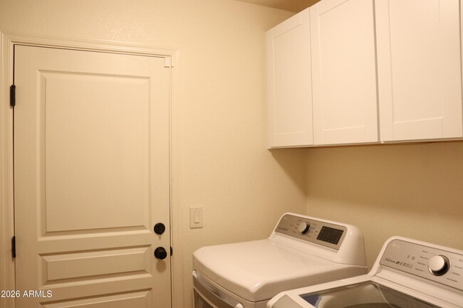 Building Photo - 3788 Antequiera Dr