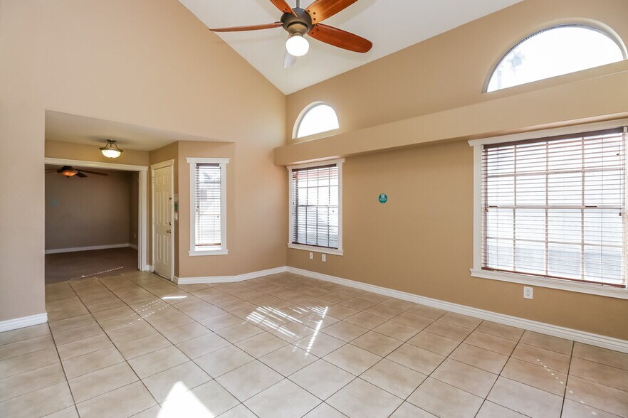 Building Photo - 1915 S 39th St