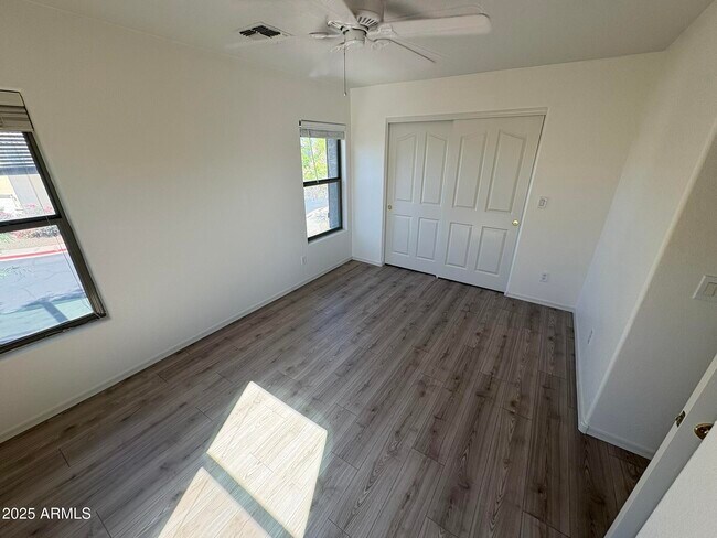 Building Photo - 7709 S 63rd Dr