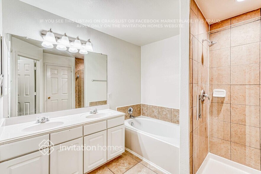 Building Photo - 3514 Barkers Crossing Ave