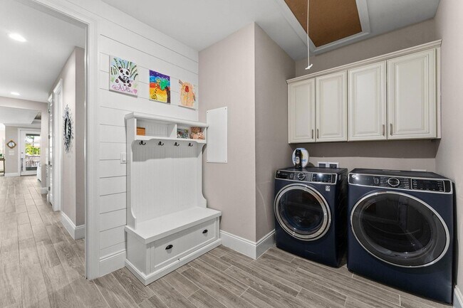 Building Photo - 106 Hibernate Way