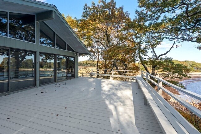 Building Photo - 23 Ocean St